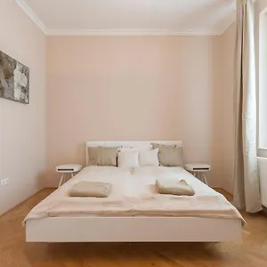  Appartamento Opera & Basilica 2 Bedrooms With Balcony