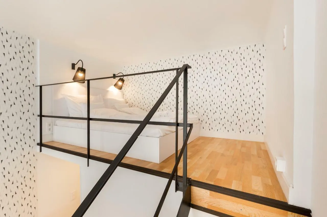 Leah Studios Budapest 0*,
