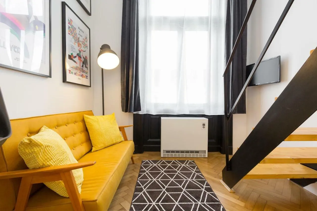Leah Studios Budapest